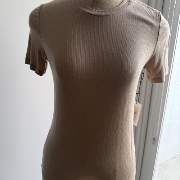 AG Jeans Ribbed Top Size Medium - Picture 2 of 6